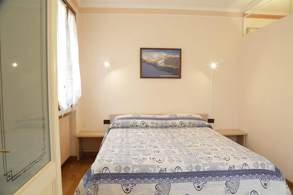 Central House Bergamo 0*,  Italien